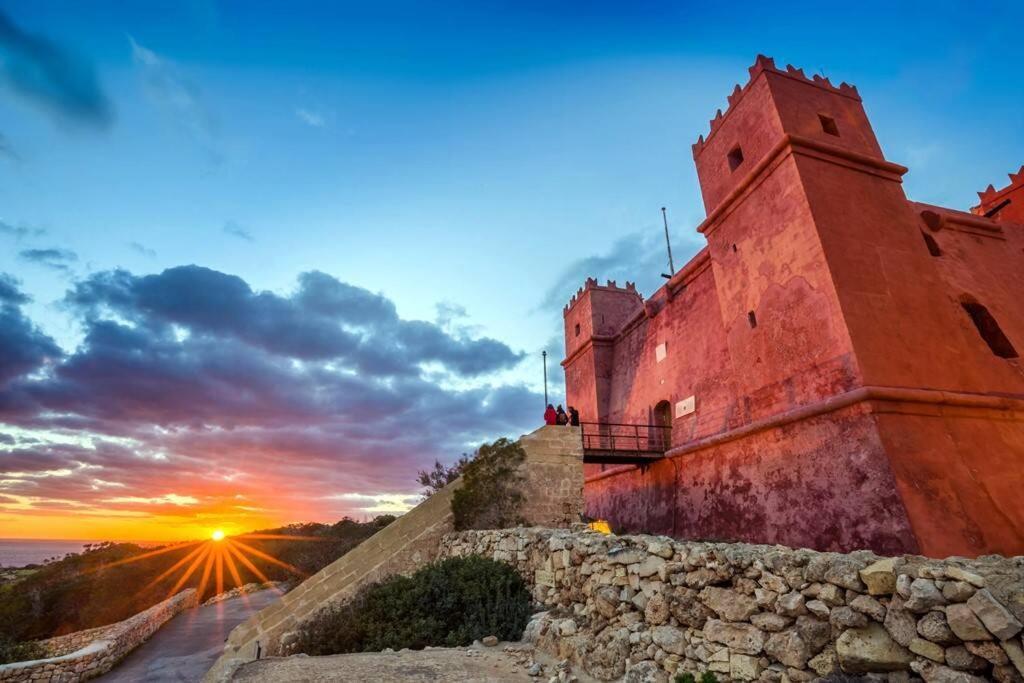 Seaside Serenity - A Lovely Apartment With Views Mellieħa Exteriör bild