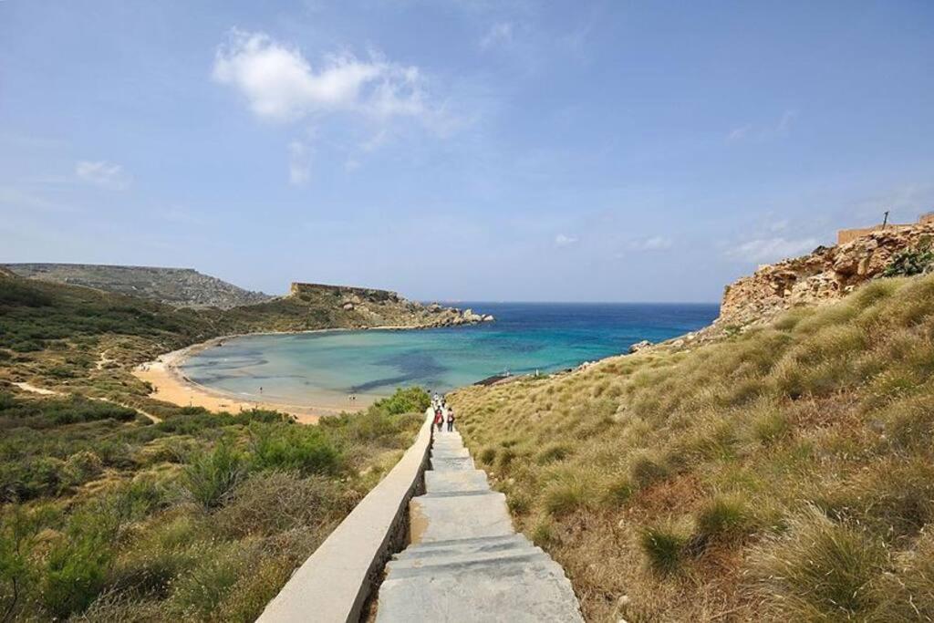Seaside Serenity - A Lovely Apartment With Views Mellieħa Exteriör bild